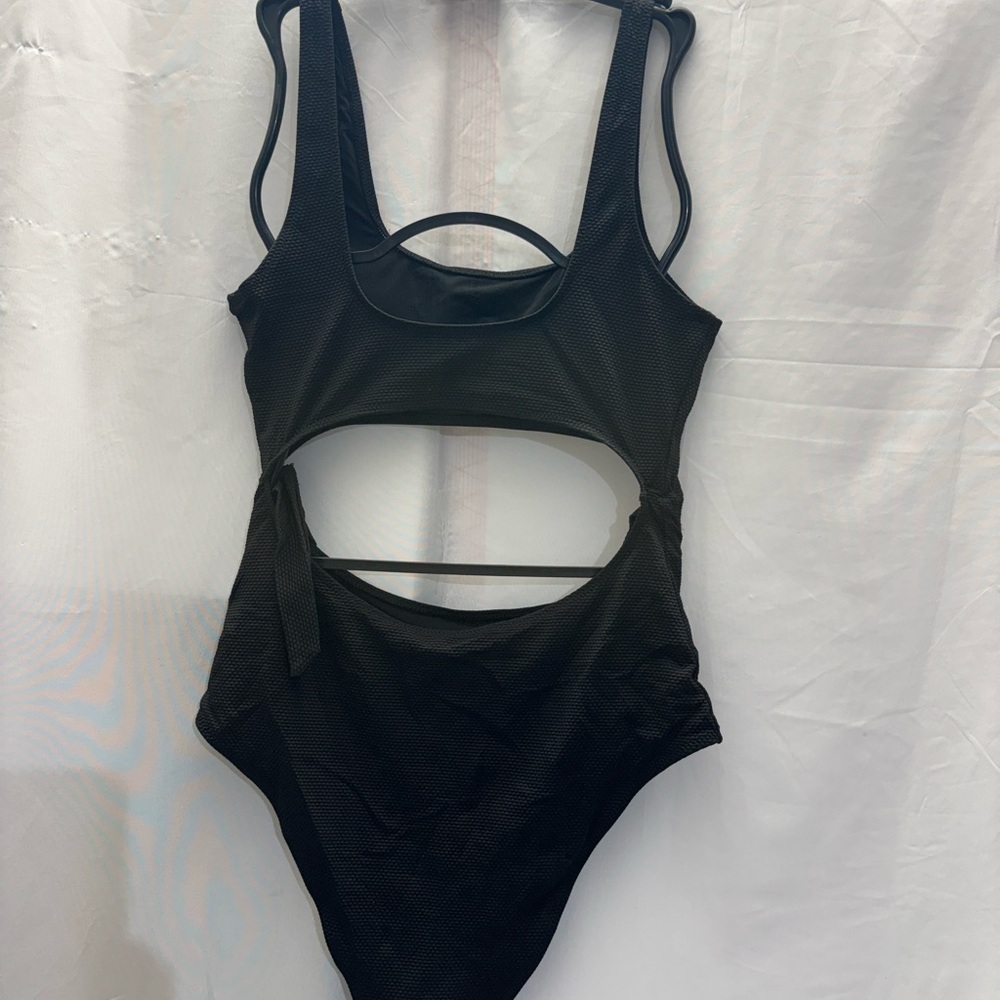 Aerie Black Tie-Side Sports Bra - Picture 5 of 9